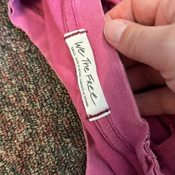 We the free distressed top small - Picture 6 of 6